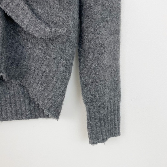 Heartloom Shayla Gray Stripe Faux Wrap Long Sleeves Soft V-Neck Sweater Small - Picture 6 of 15